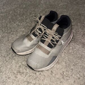 Oncloud- cloud-nova sneakers size women’s 11